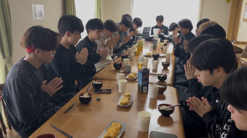 中央大学フットサル部 朝食・合宿の様子